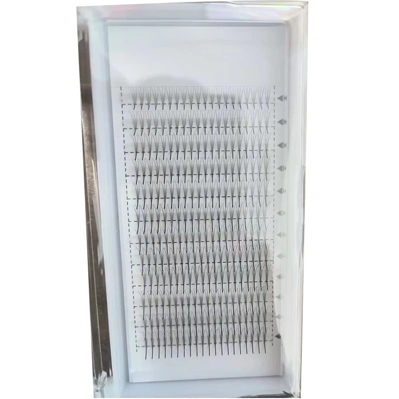 Αναβαθμίστε την υπηρεσία extension βλεφαρίδων σας με τα Premium Quality Volume Fans. Σχεδιασμένες για εφαρμογή τύπου Russian Volume, οι προ-κατασκευασμένες βεντάλιες 3D/5D προσφέρουν άμεσο, πλούσιο όγκο και μειώνουν δραστικά τον χρόνο εφαρμογής.

Το Κλειδ